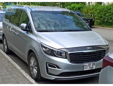 37 DM 748, Kia Carnival