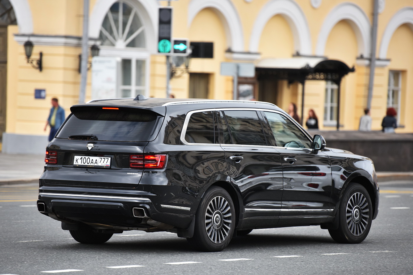 к 100 аа 777, Aurus Komendant 2022–