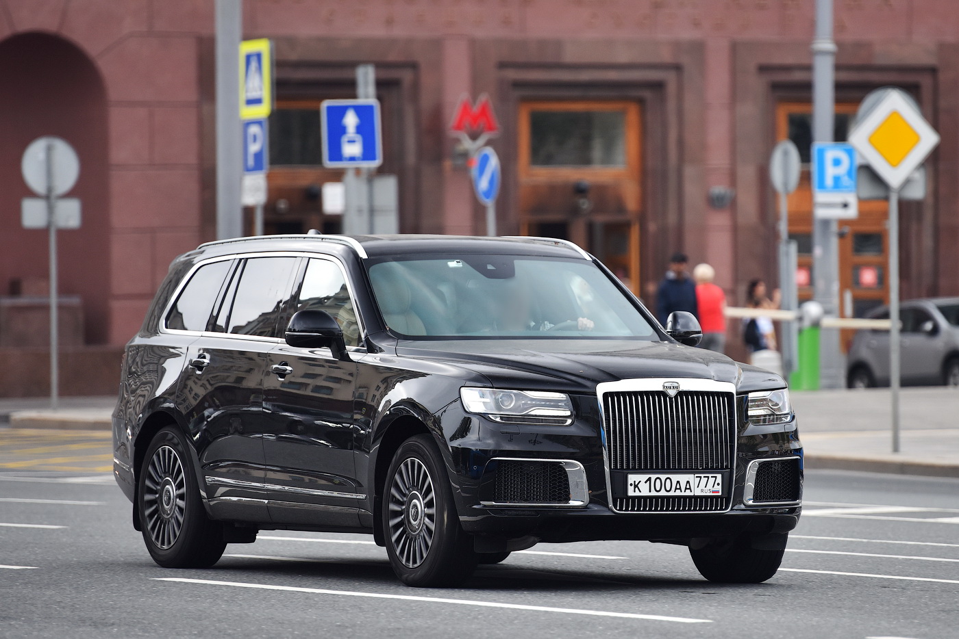 к 100 аа 777, Aurus Komendant 2022–