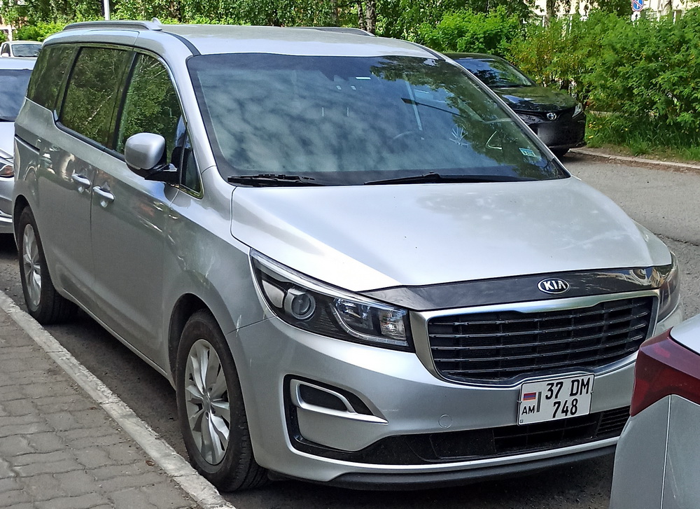 37 DM 748, Kia Carnival 3rd gen (YP), 2014–2021