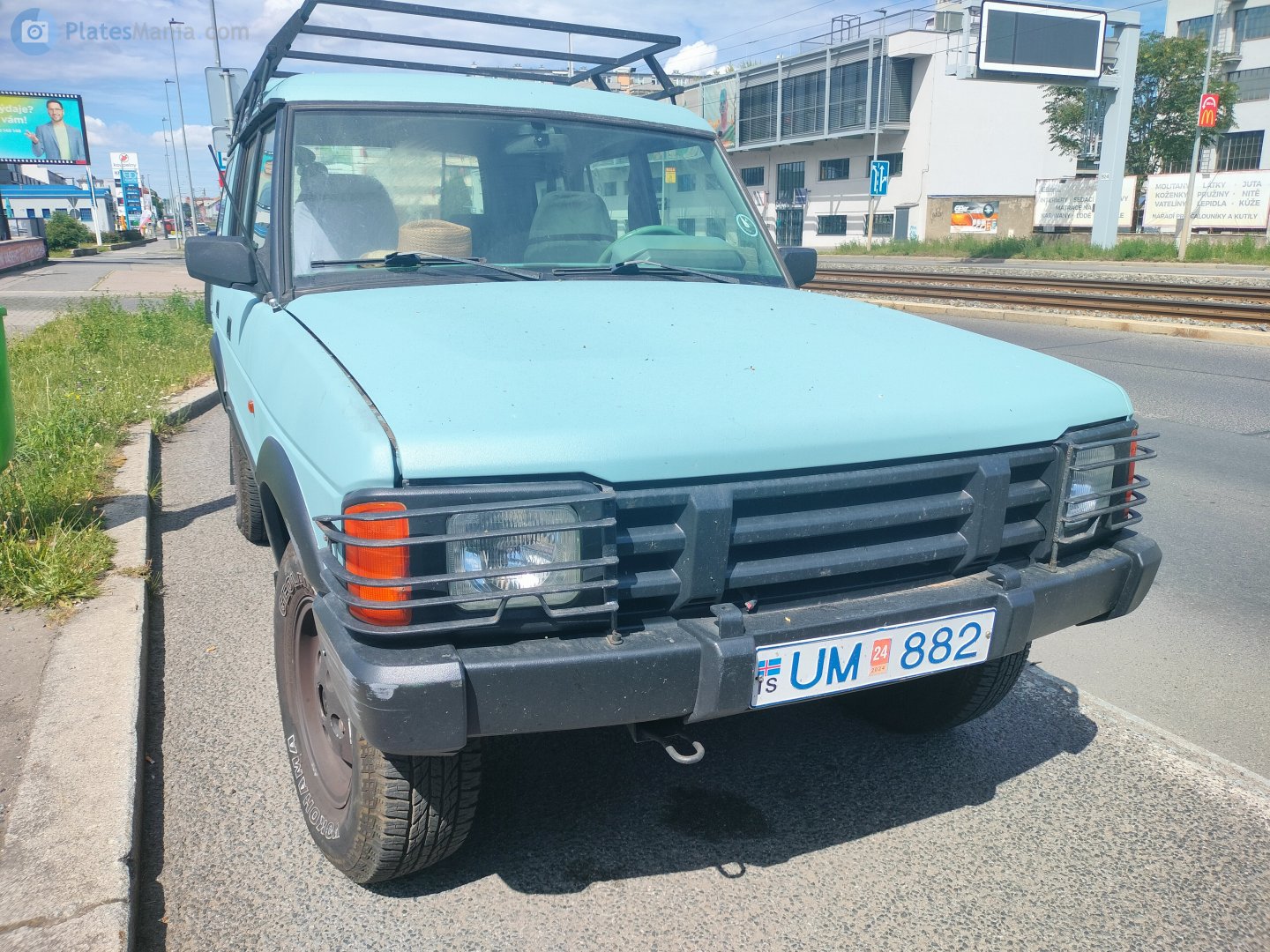 UM 882, Land Rover Discovery 1st gen, 1989–1998