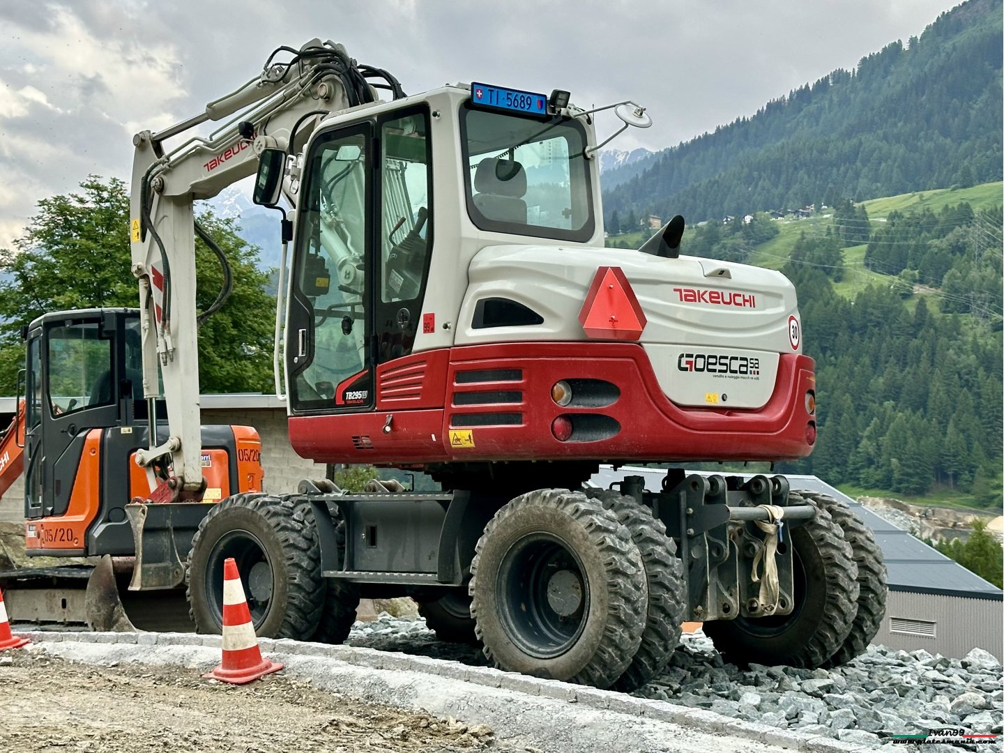 TI 5689, Takeuchi MFG Company TB-Series 
