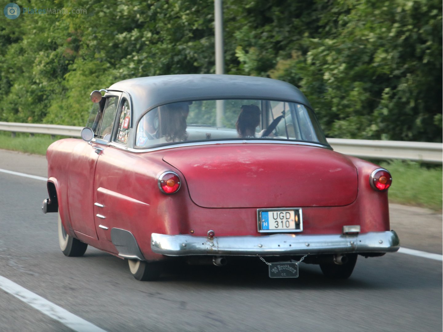 UGD-310, Ford Customline 