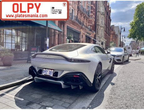 SPEC OO7, Aston Martin Vantage