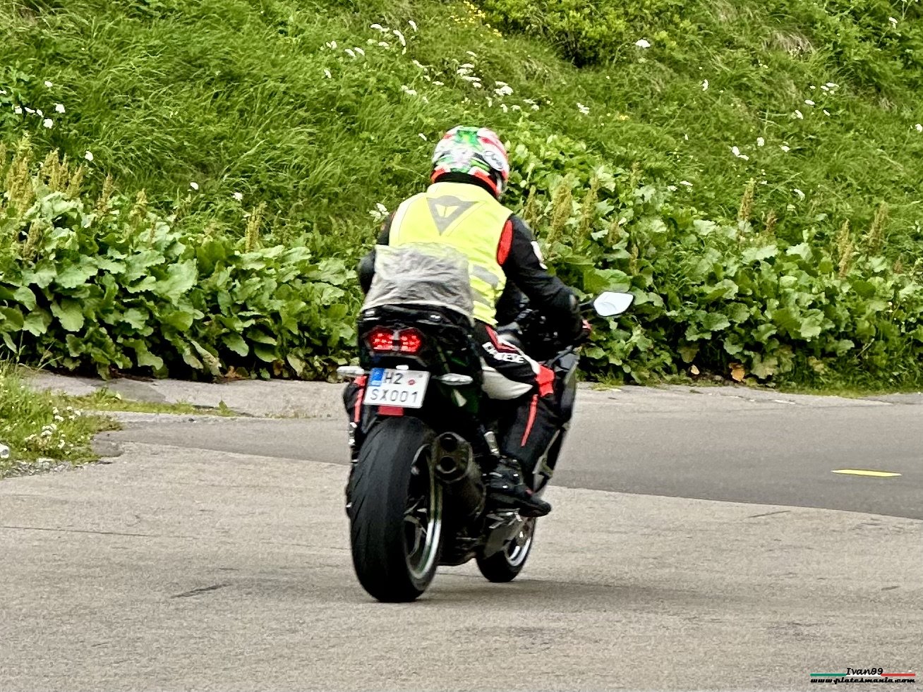 H2 SX001, Kawasaki Ninja H2 