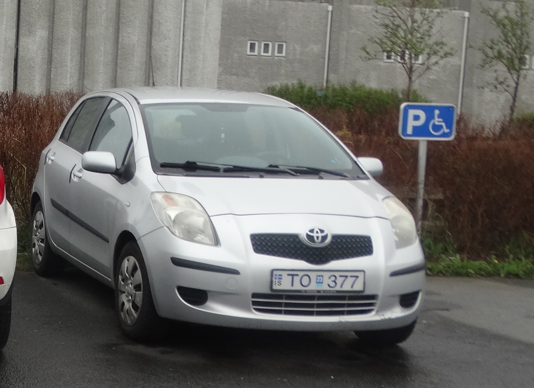 TO 377, Toyota Yaris 2nd gen 5-door Hatch (XP90), 2005–2011