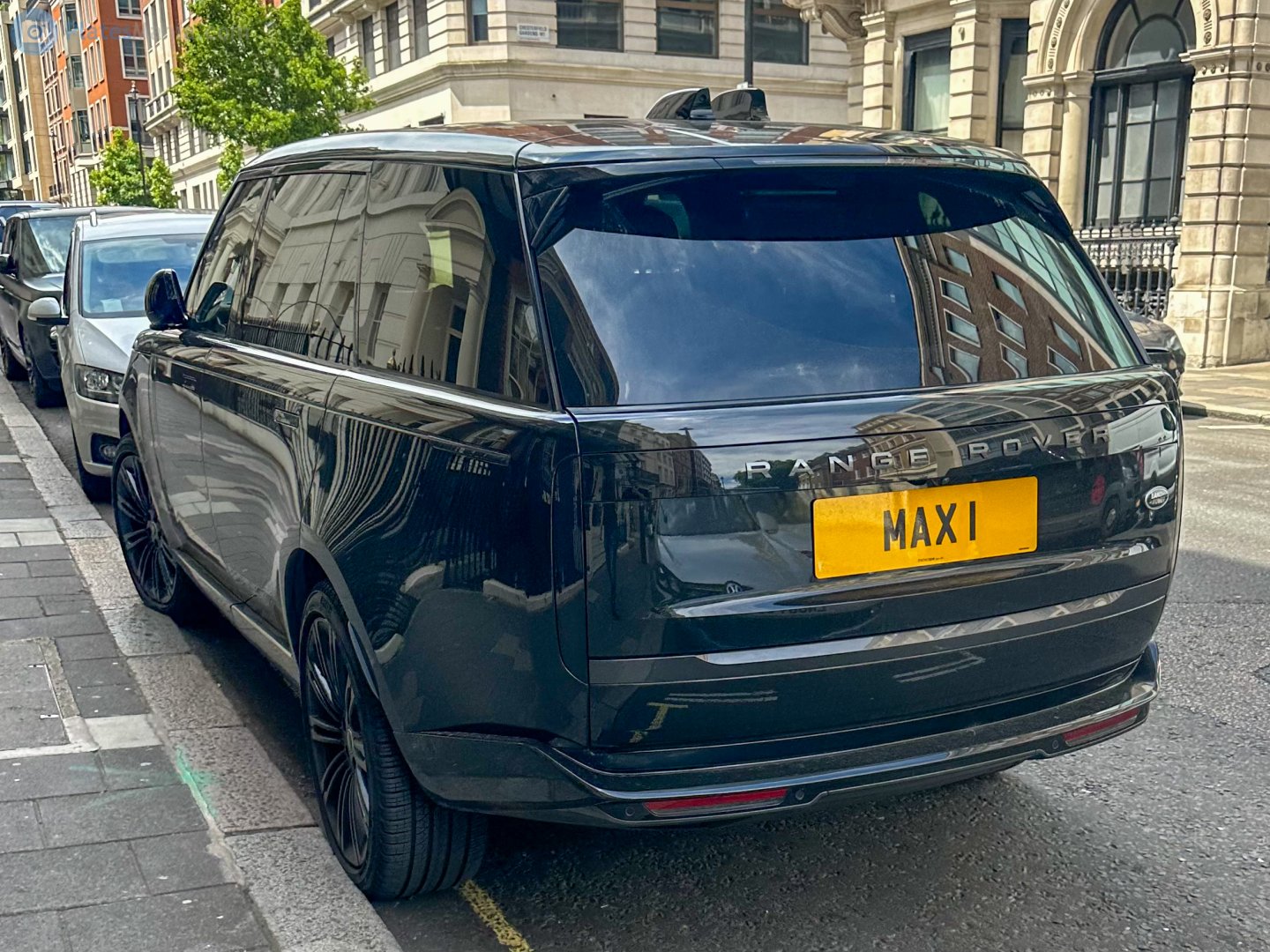 MAX1, Land Rover Range Rover 5th gen (L460), 2022–