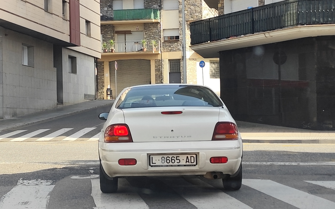 L 8665 AD, Chrysler Stratus 1st gen Sedan (JA), 1994–2000