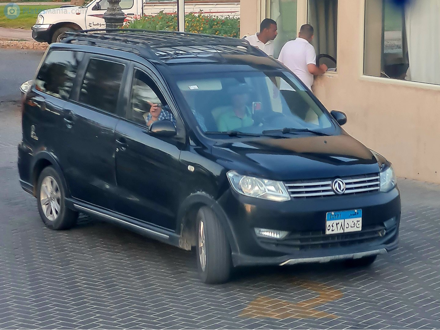 ٥٤٣٨ دفج, DFSK Glory 330s 