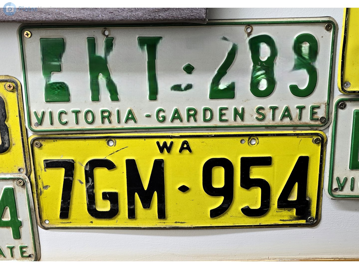 7GM-954, License plate without vehicle 