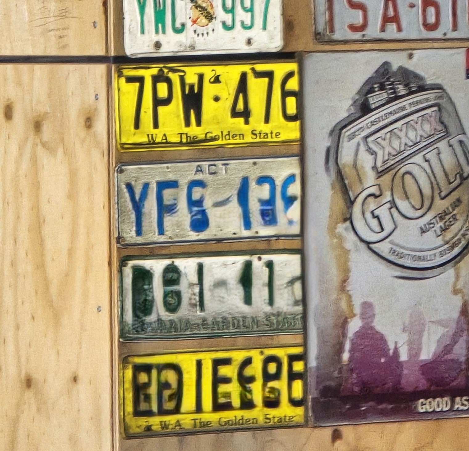 7PW-476, License plate without vehicle 