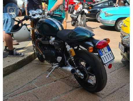 FL 11111, Triumph Motorcycles Thruxton