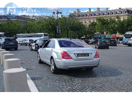 100 CD 422, Mercedes-Benz S-Klasse