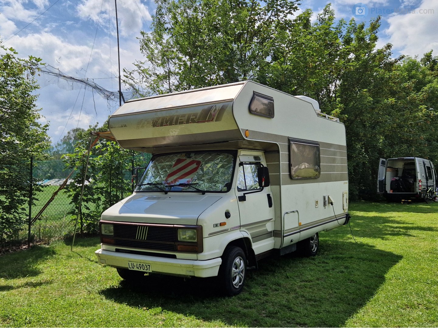 LU 49037, Hymer Camp 