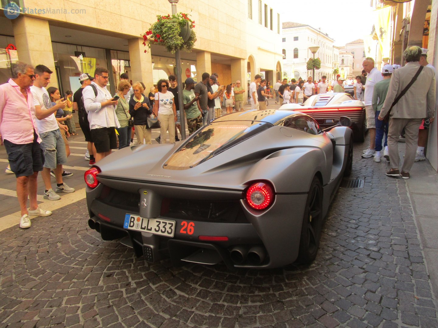 B LL 333, Ferrari LaFerrari 1st gen Coupé (F150), 2013–2016