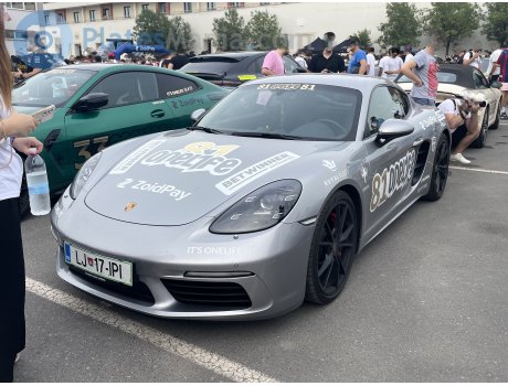 LJ 17-IPI, Porsche Cayman