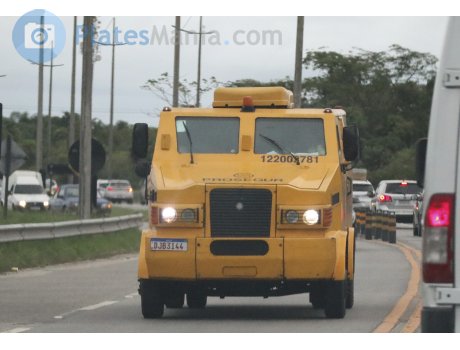 DJB3I44, Mercedes-Benz 915 E Blindado