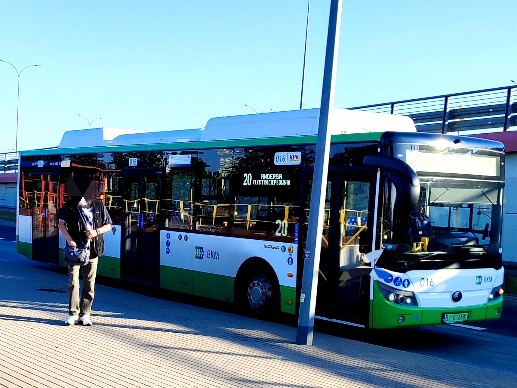 BI 016HK, Yutong E12 