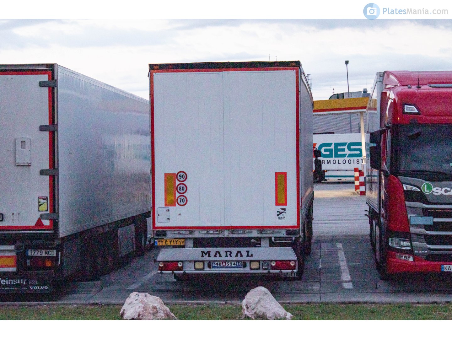 ۳۲ع۲۱۲ ۱۲, Maral Sanat Javid Trailer 