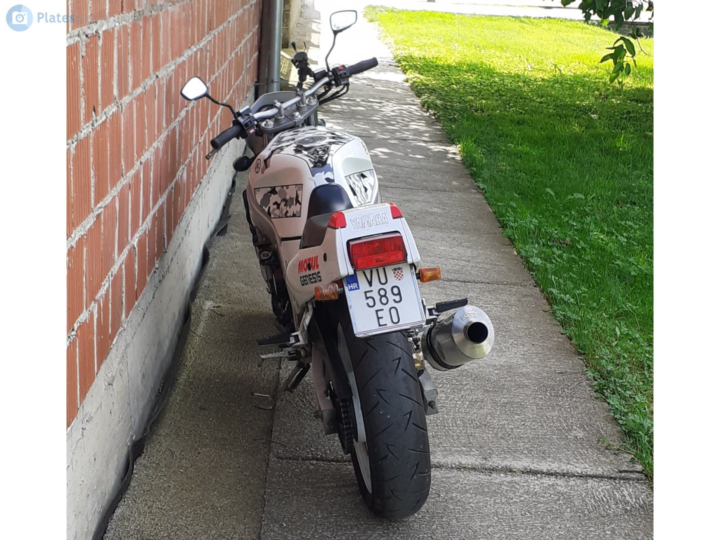 VU 589-EO, Yamaha FZR 