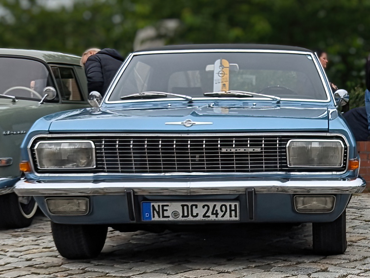 NE DC 249 H, Opel Diplomat 1st gen Coupé (A), 1965–1967