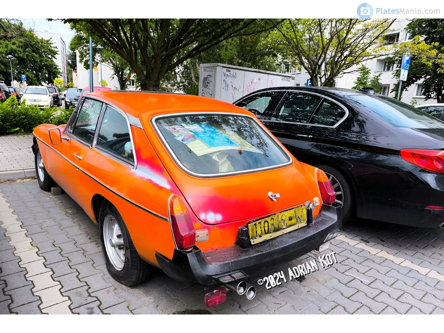 JJO818W, MG B 1st gen GT Coupé, 1965–1980