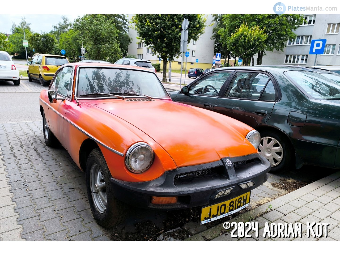 JJO818W, MG B 1st gen GT Coupé, 1965–1980