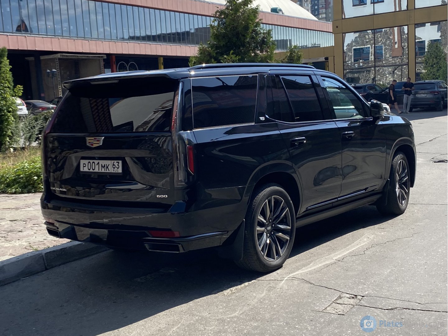 р 001 мк 63, Cadillac Escalade 