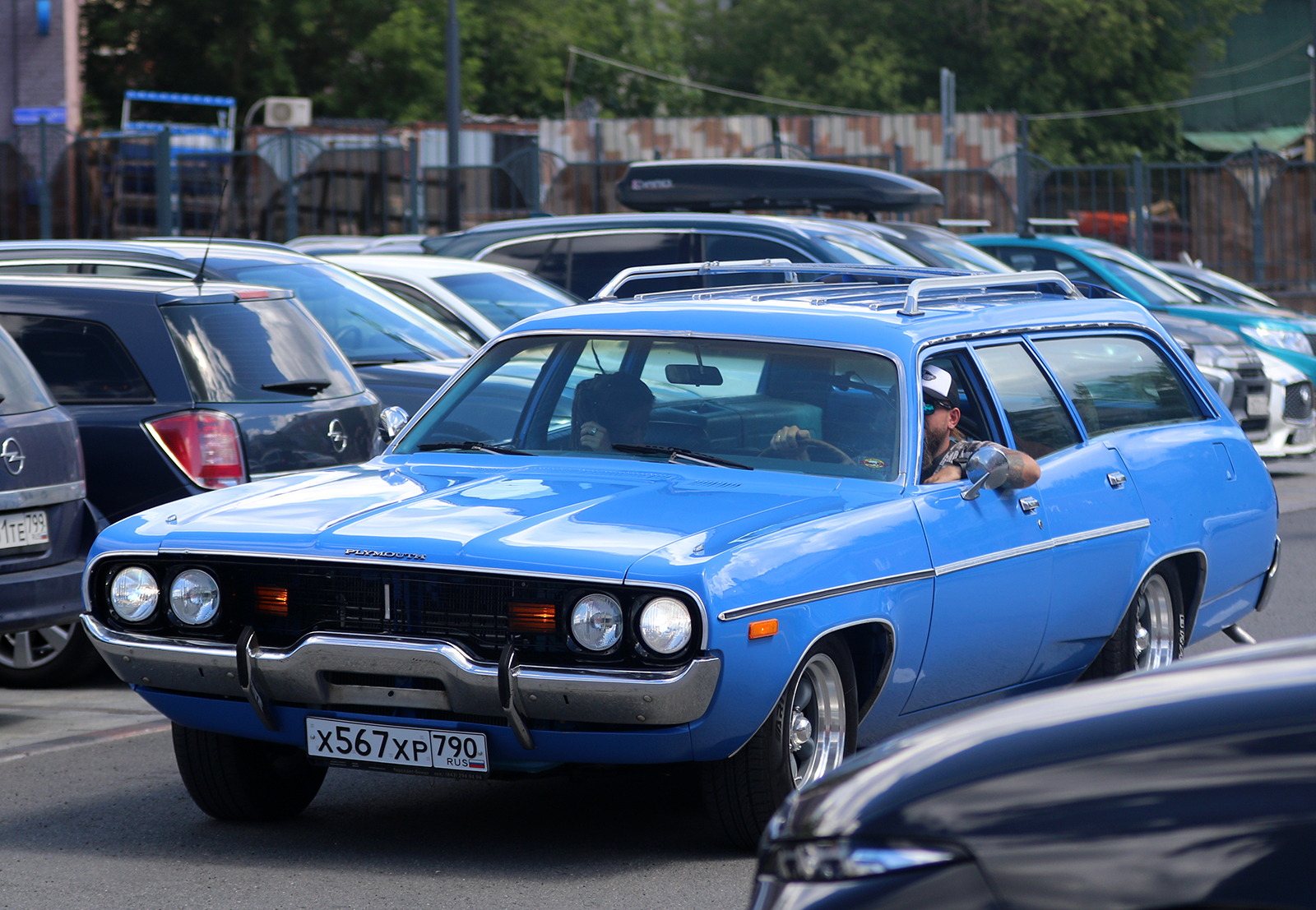 х 567 хр 790, Plymouth Satellite 3rd gen 1973/1974 5-door Station Wagon (45/46; B-body), facelift, 1972–1974