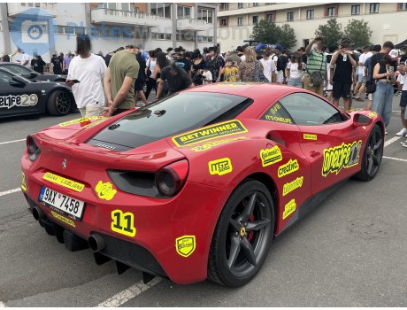 9AX 7458, Ferrari 488