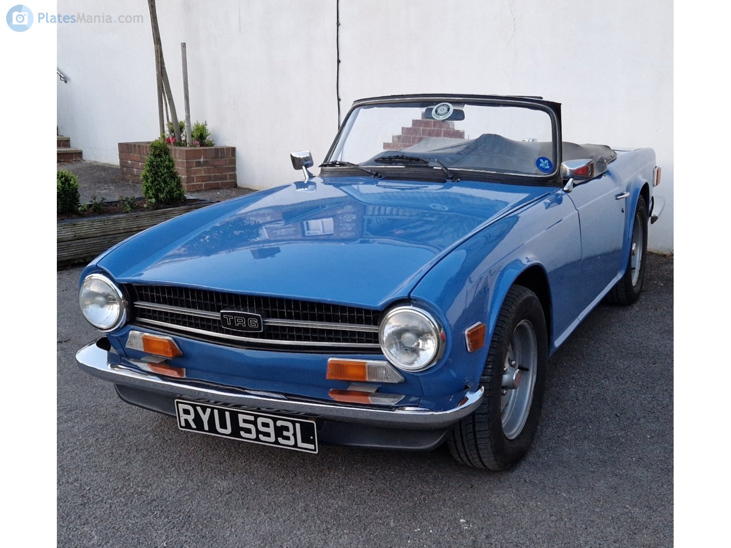 RYU593L, Triumph TR6 