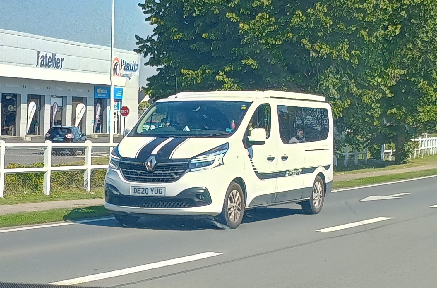 DE20YUG, Renault Trafic 3rd gen (X82), 2014–2021