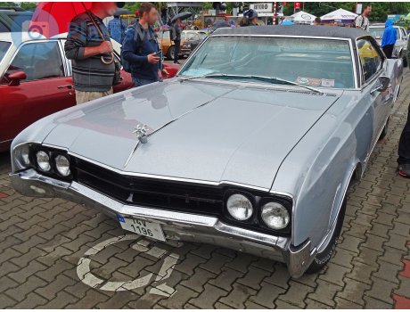 14V 1196, Oldsmobile 88