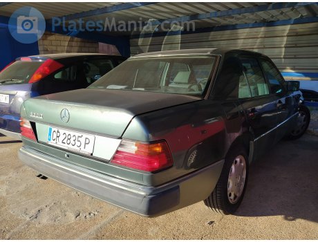 CR 2835 P, Mercedes-Benz E-Klasse