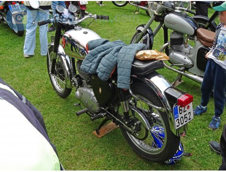 6Z 3052, BSA Gold Star