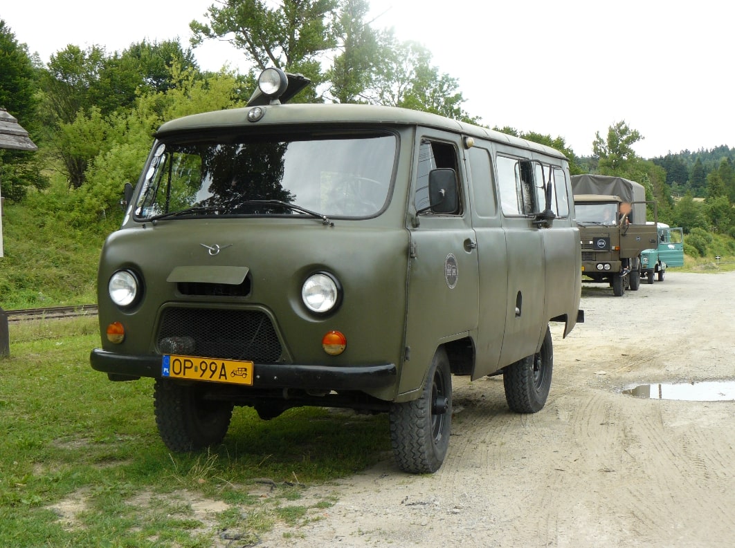 OP 99A, UAZ 452 452А/3962/3741 Glassed Van, 1965–