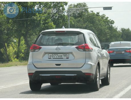 е077ав185, Nissan X-Trail