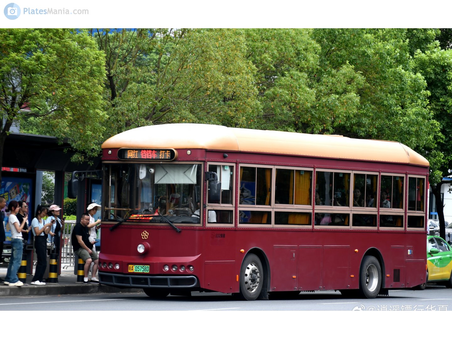 赣A·05758D, Yinlong GTQ6**3 