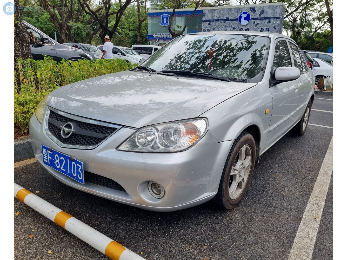黑F·82103, Haima Family 1st gen Sedan, 2000–2010