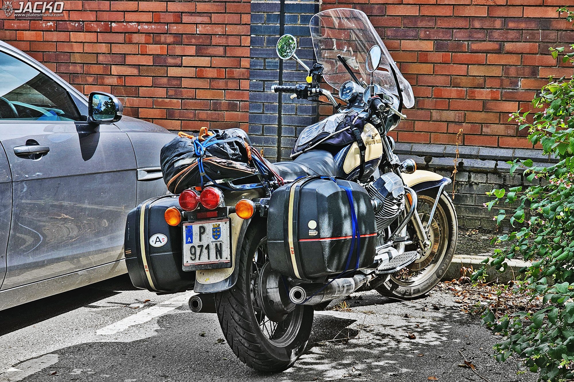 P 971 N, Moto Guzzi California 