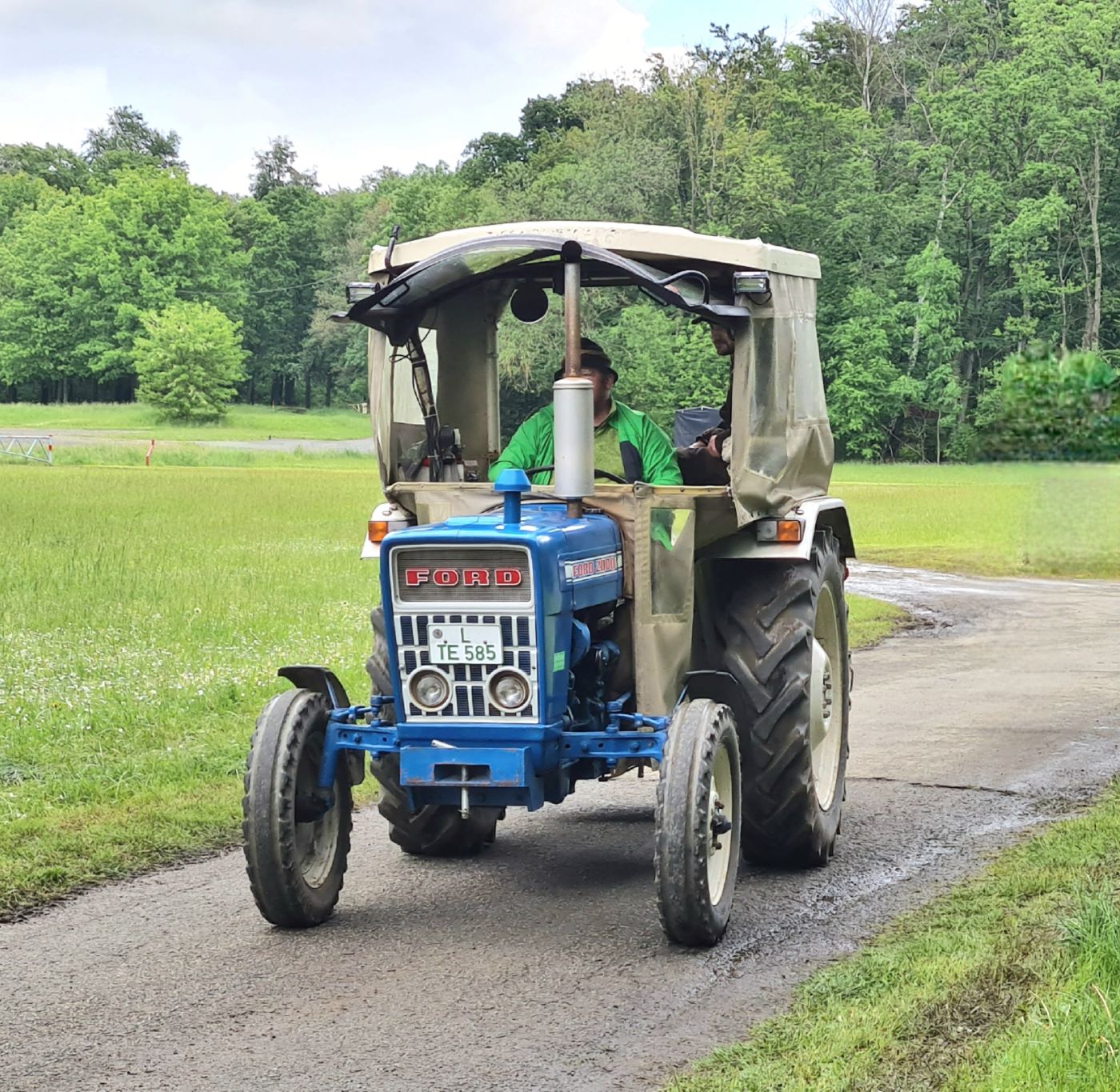L TE 585, Ford 2000-Series 