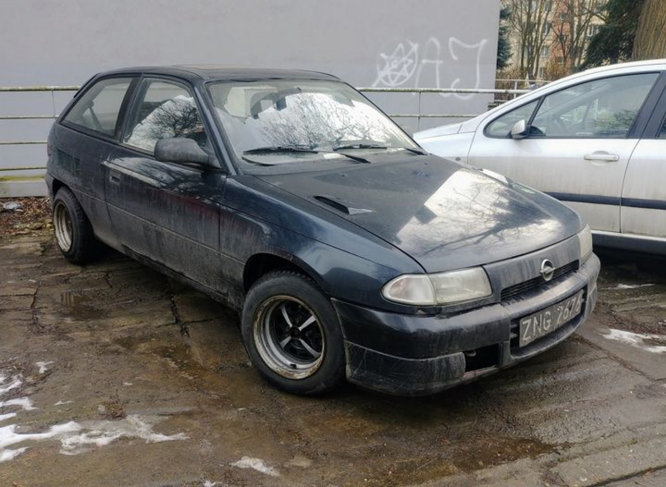 ZNG 2676, Opel Astra 1st gen 3-door Hatch (F; T92), 1991–1998