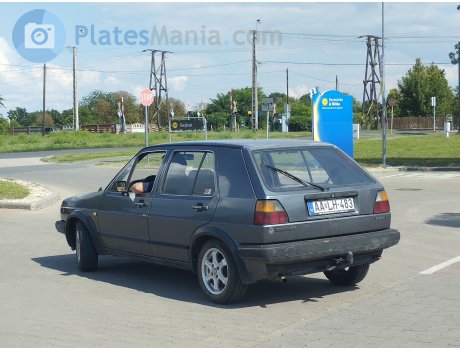 AA LH-483, Volkswagen Golf