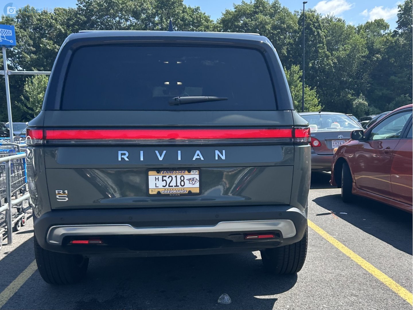 HL 5218, Rivian R1S 1st gen, 2022–