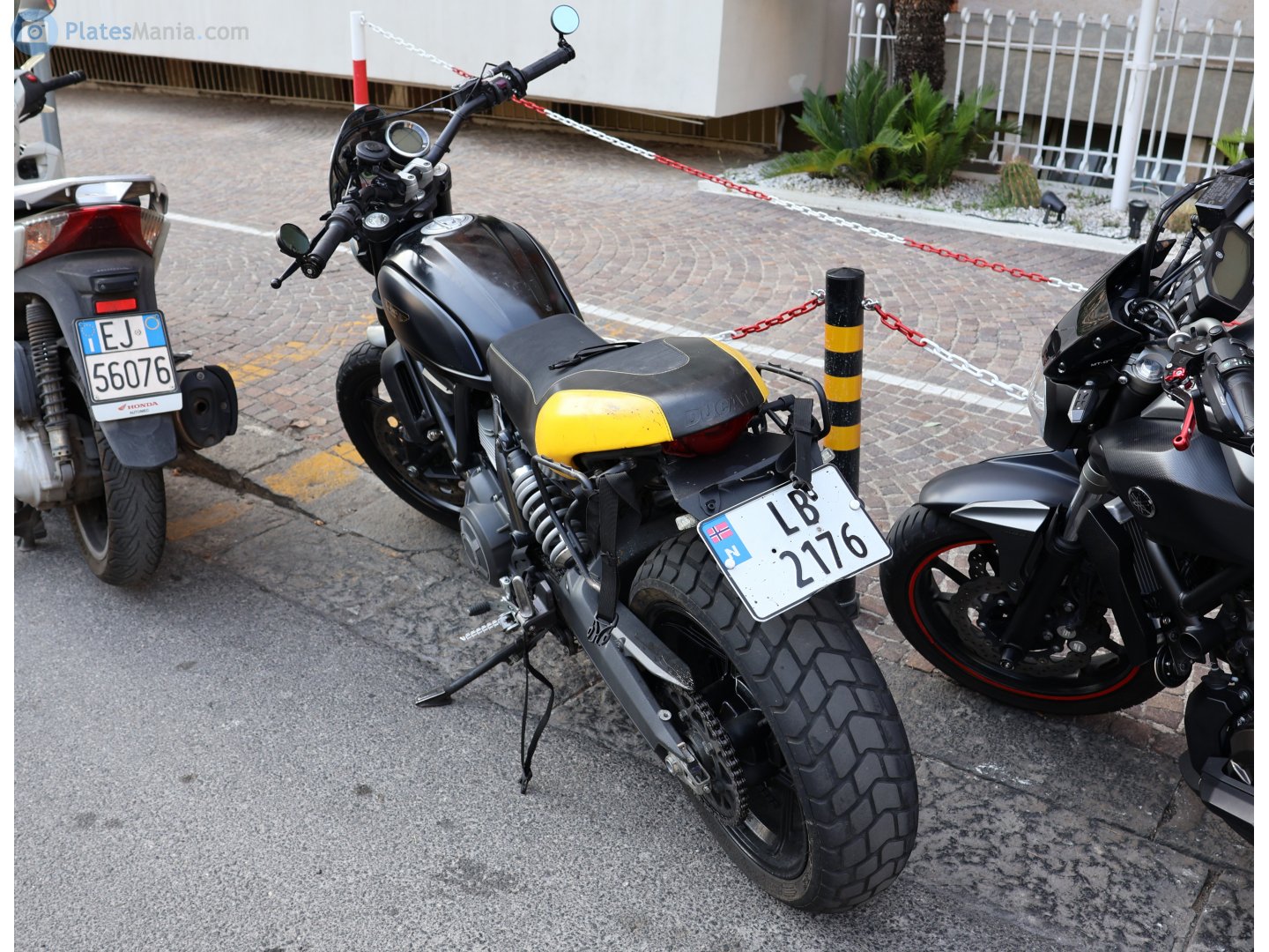 LB 2176, Ducati Scrambler 