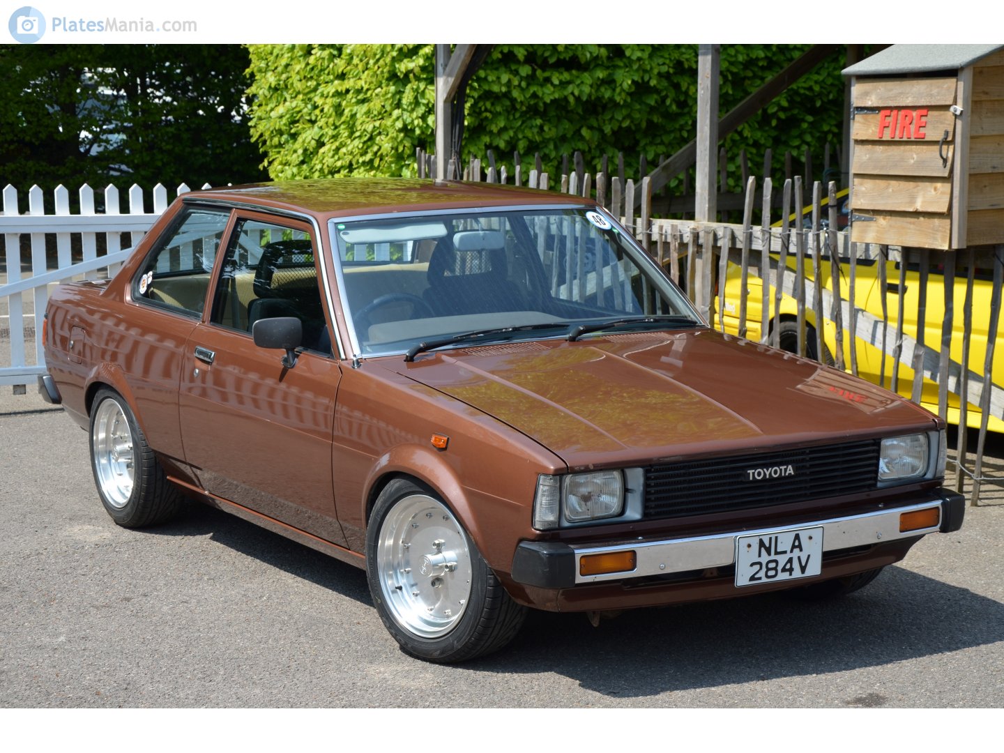NLA284V, Toyota Corolla 4th gen Sedan (E70), 1979–1987