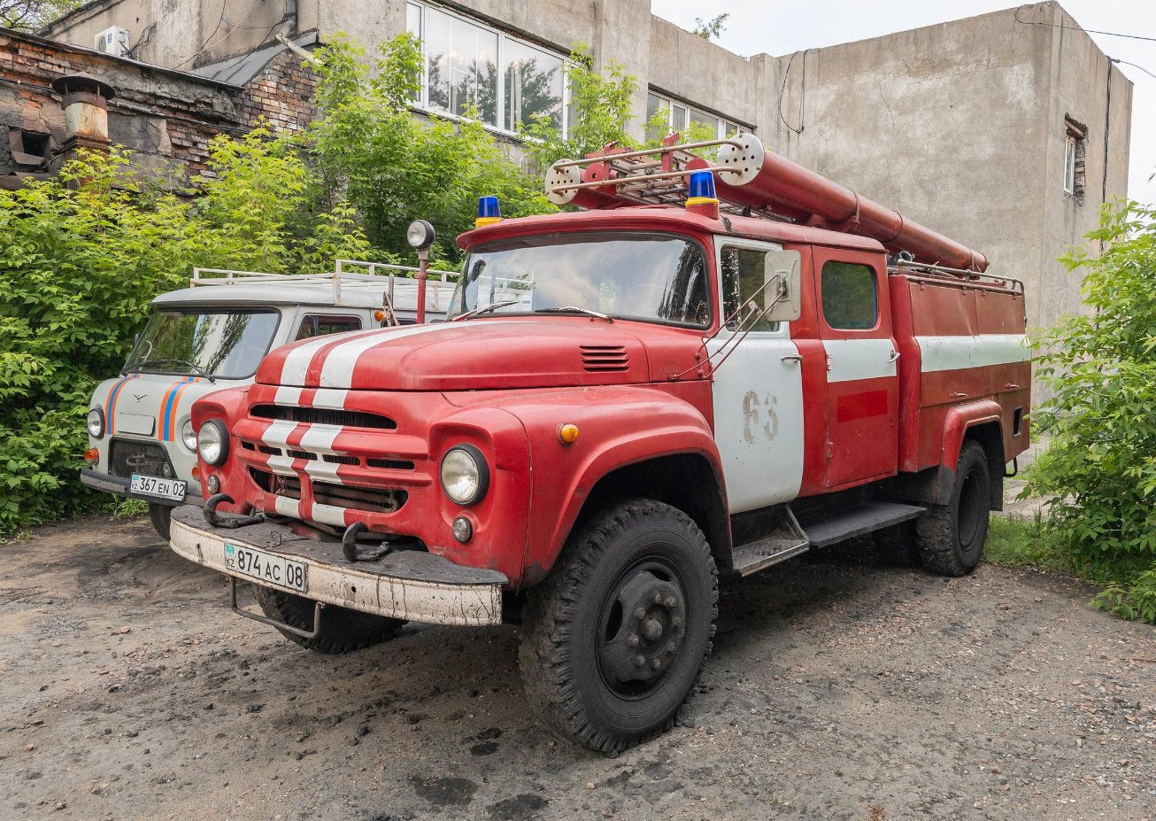 874 AC 08, ZIL 130 130/4314, 1963–2004