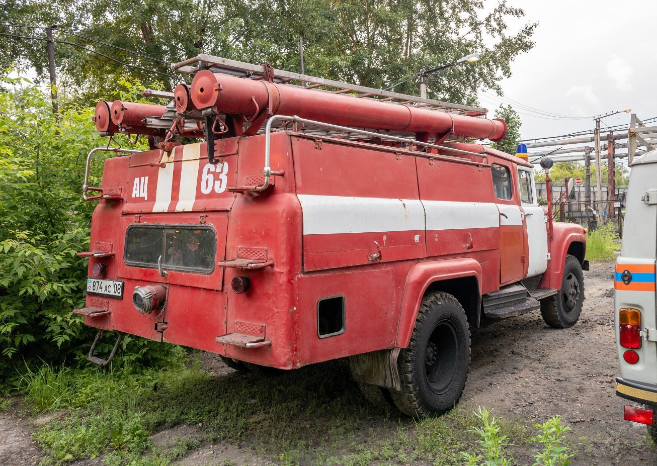 874 AC 08, ZIL 130 130/4314, 1963–2004