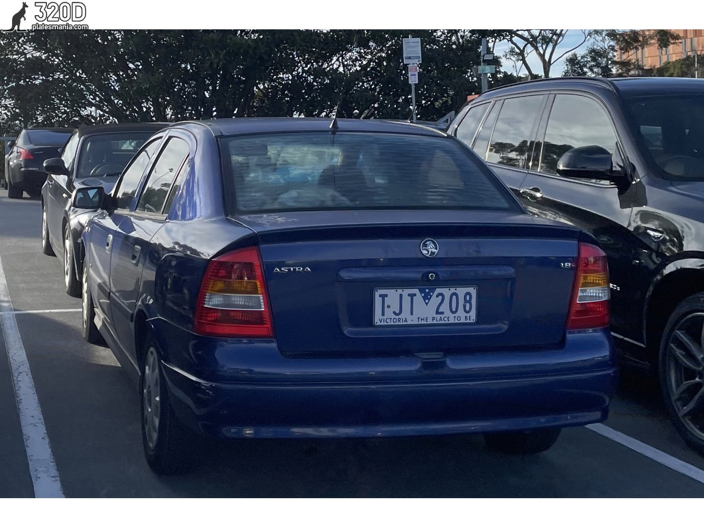 TJT-208, Holden Astra 4th gen (Classic) Sedan (TS), 1998–2005