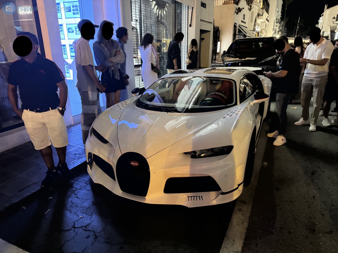 777711, Bugatti Chiron 2016–2024